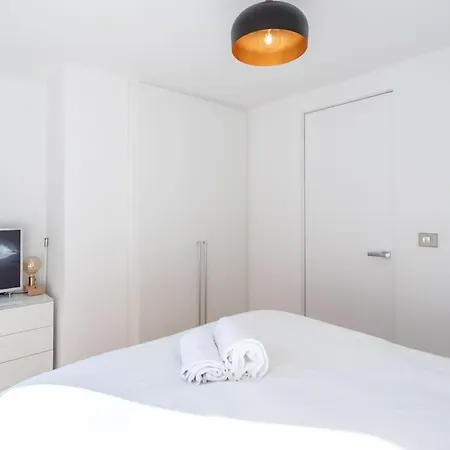 #11 Alex Terrace Parking Ac 2 Bdr 5mins To Sea *