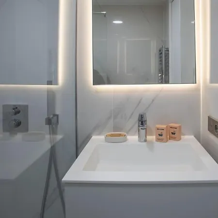 #11 Alex Terrace Parking Ac 2 Bdr 5mins To Sea